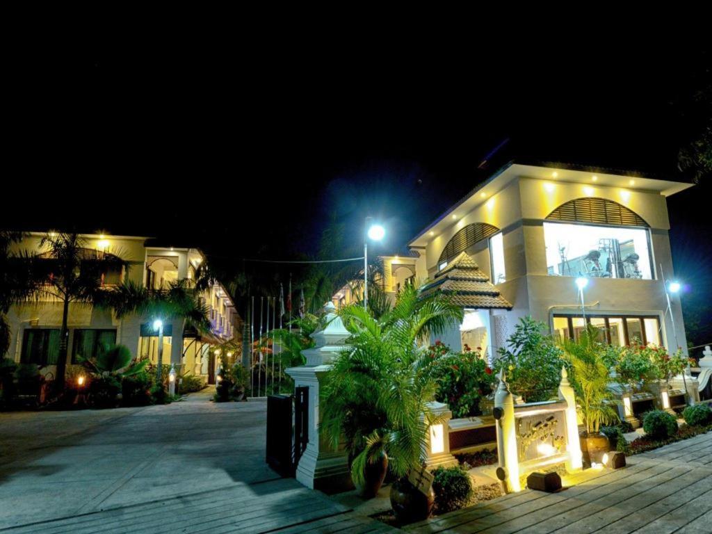 Shwe Taung Tan Hotel - Lake View Monywa Exteriér fotografie