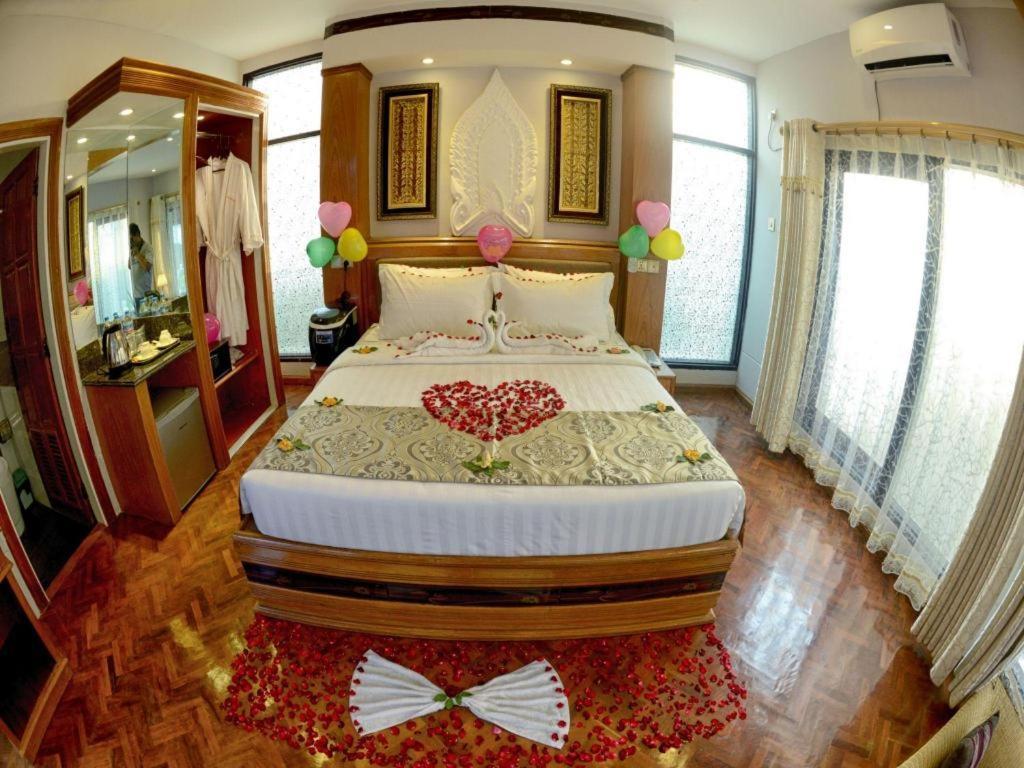 Shwe Taung Tan Hotel - Lake View Monywa Exteriér fotografie